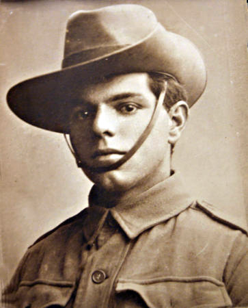 Above: Private Ernek Janssen of Mentone, c1915. Courtesy State Library of Victoria.