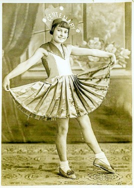 The original Skipping Girl now in Sorrento - Bayside News