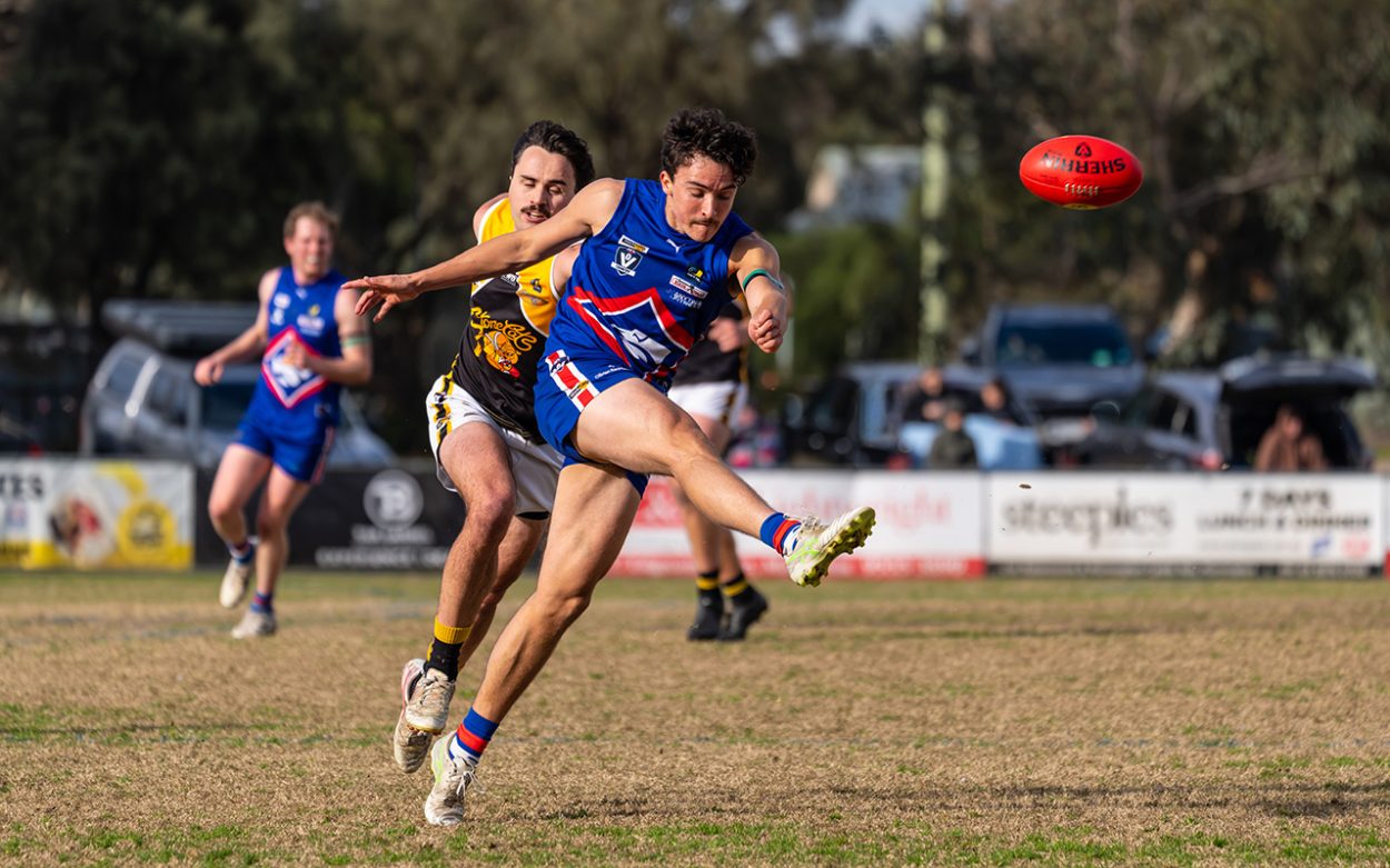 Mornington grab the win in a nail-biter