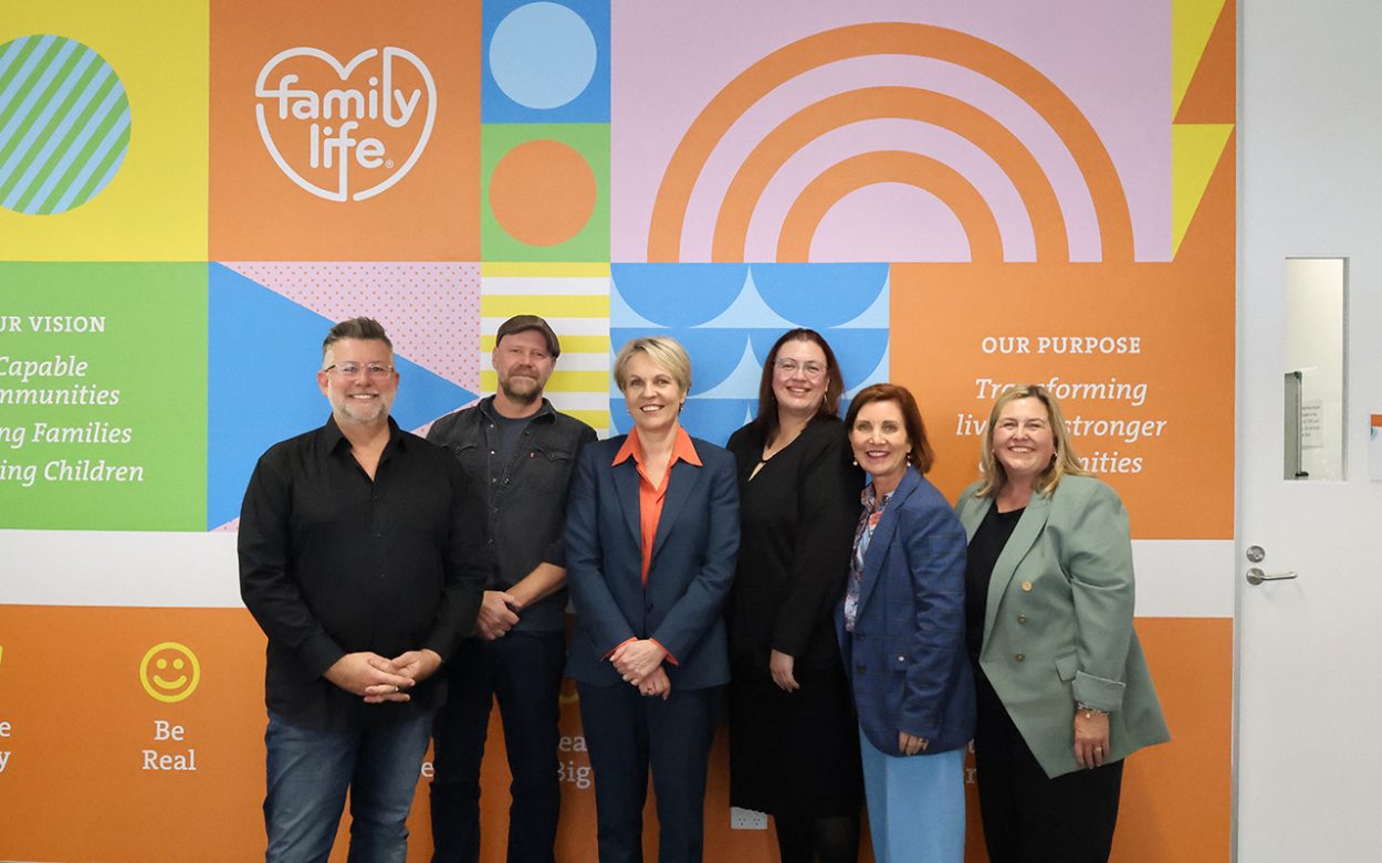 Plibersek visits Dunkley to see family violence services